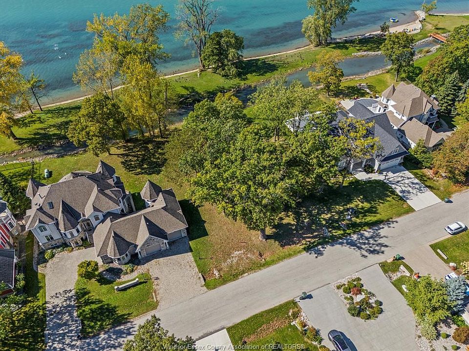 1st image of 290 Crystal Bay Dr