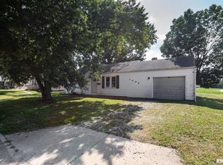 3004 N Wilson Dr, Peoria, IL 61604