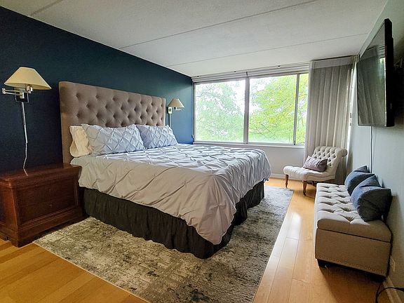 5th image of 2022 Saint Johns Ave APT 301