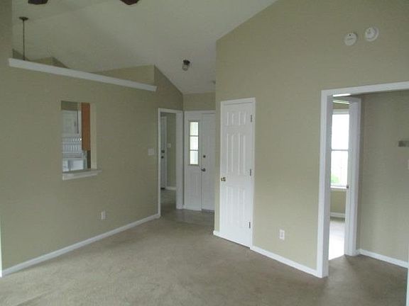 3rd image of 309 Firethorn Ln