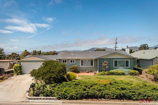 1st image of 1040 Bay Oaks Dr
