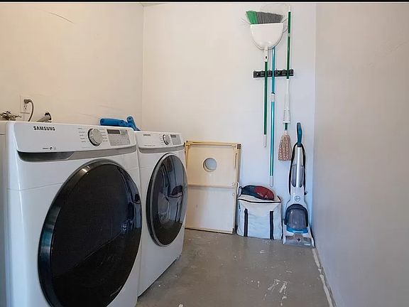3rd image of 7137 Emerson Ave