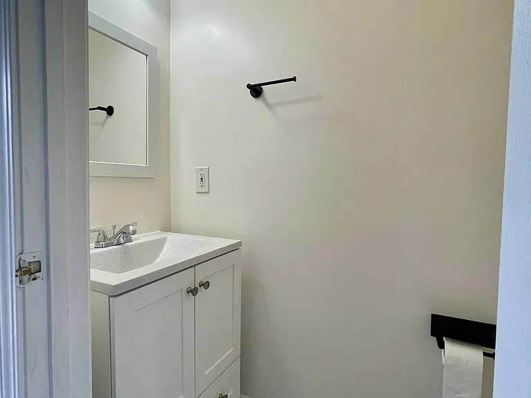 116 Commerce Dr — Photo 11
