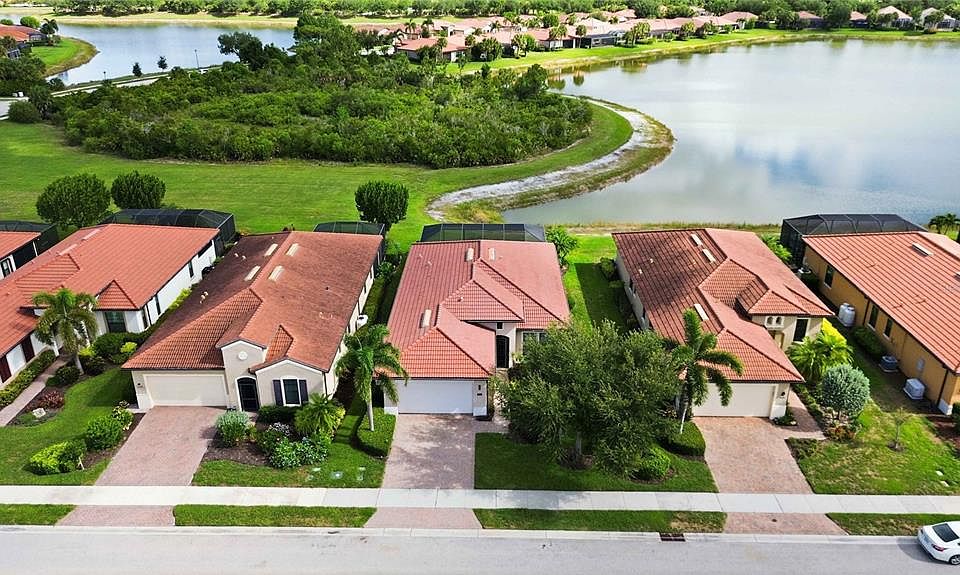 1st image of 10624 Corkwood Ct