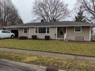 810 Carlin Dr, Angola, IN 46703