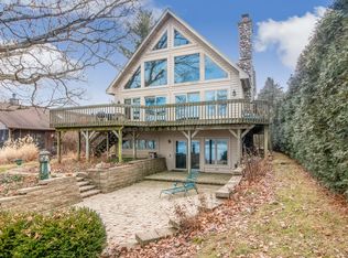 1553 Lake Holiday Dr, Sandwich, IL 60548
