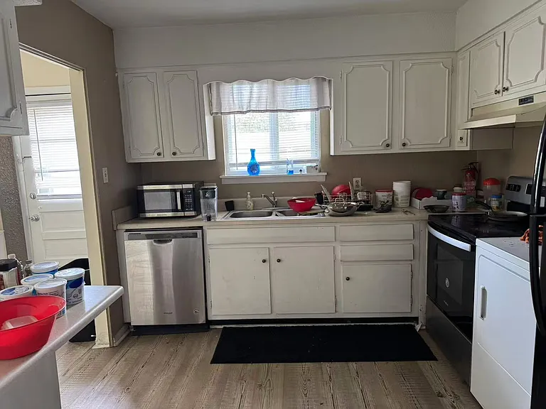 2309 Champion Ct — Photo 12