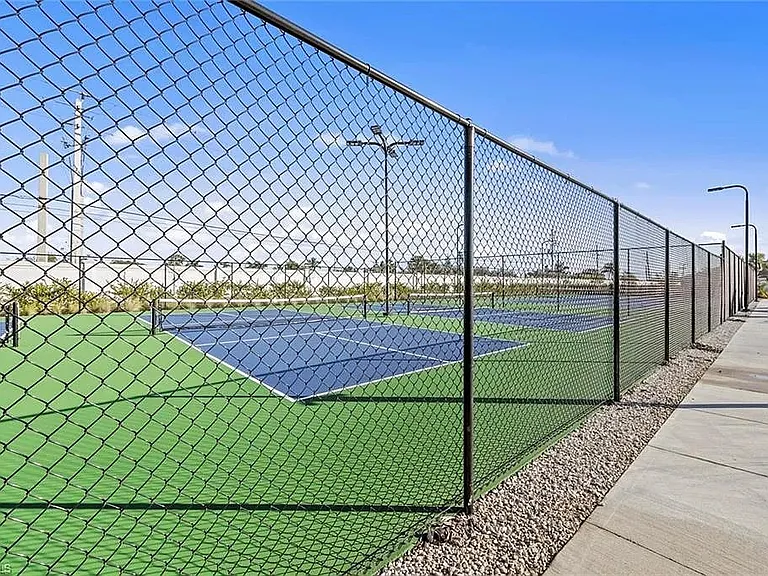 Pickleball and Tennis Courts