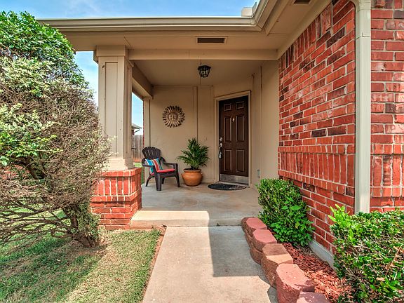 4th image of 18112 Piedra Dr
