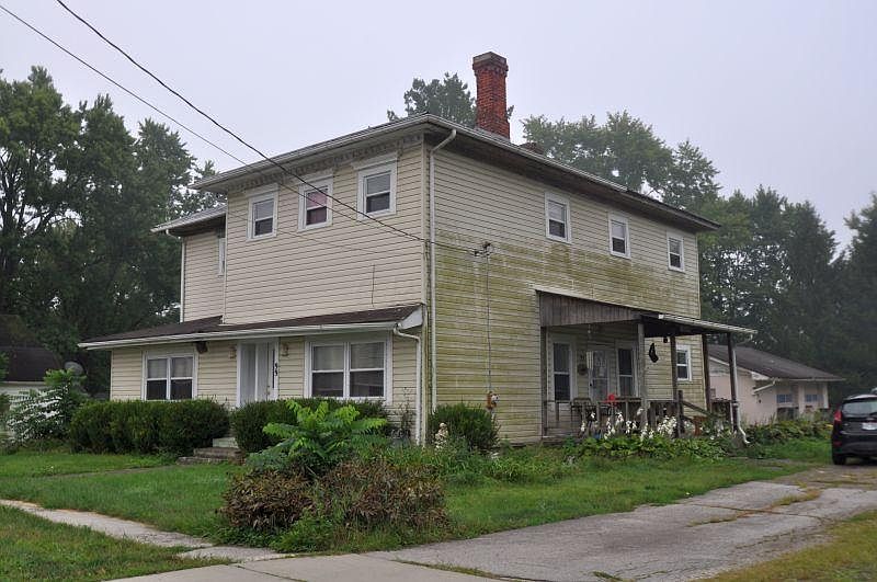 2nd image of 99 N Walnut St