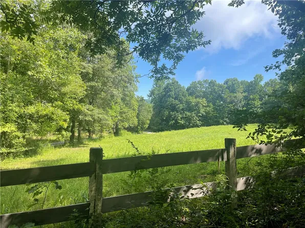 472 Stribling Shoals Rd, Walhalla, SC 29691