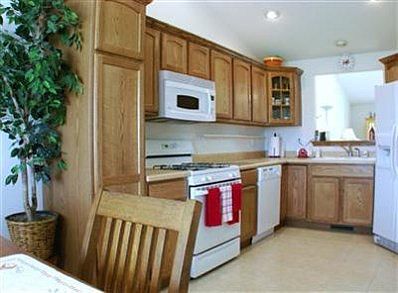 4th image of 1074 Freedom Cir S