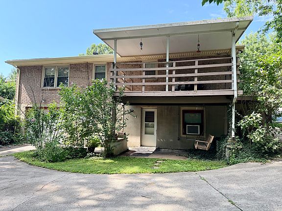 5th image of 218 Independence Ct
