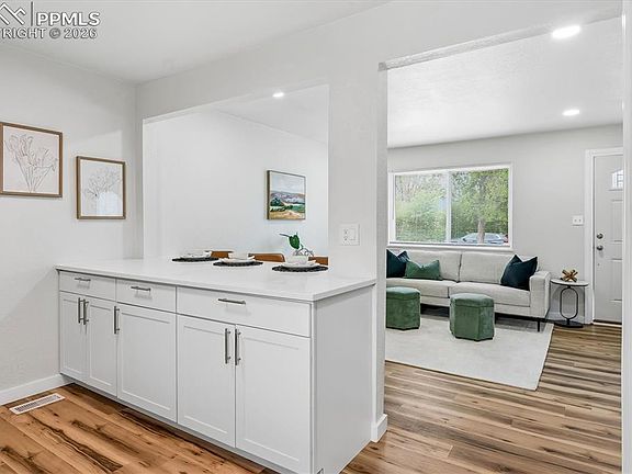 5th image of 4216 Shelley Ave