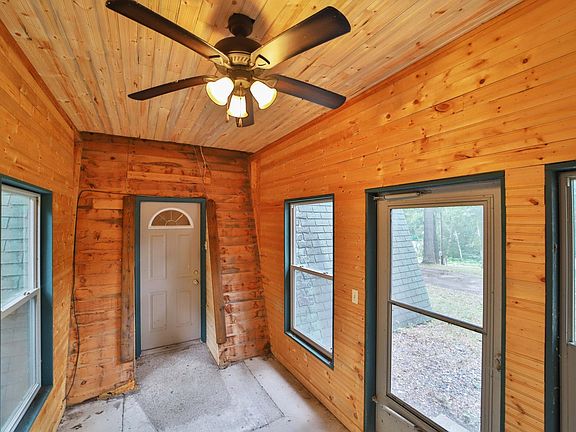 2nd image of 2106 White Pine Ln