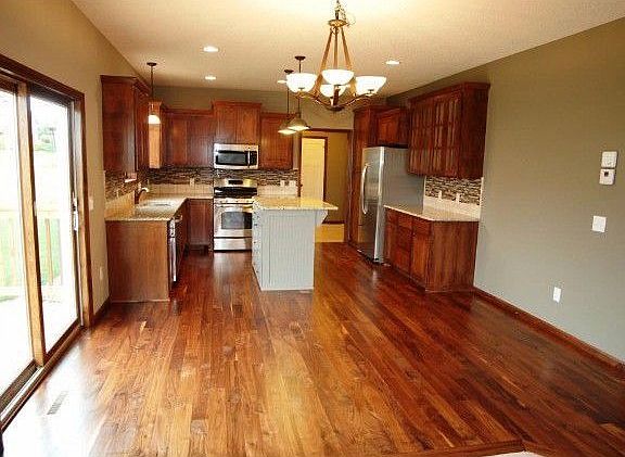 3rd image of 10790 Artesian Ln