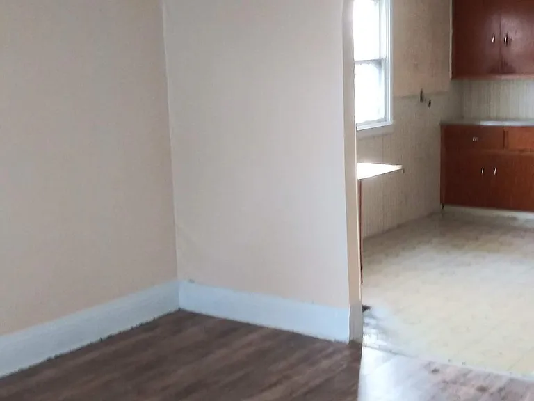 192 Weaver St #UPPER — Photo 5