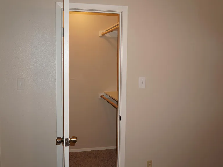 5428 Topper Dr — Photo 15