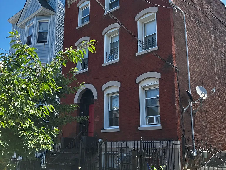 202 Littleton Ave #3 — Photo 1