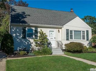 1638 Maeder Ave, Merrick, NY 11566