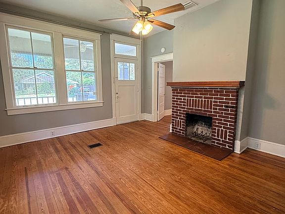 4th image of 541 NE 11th St