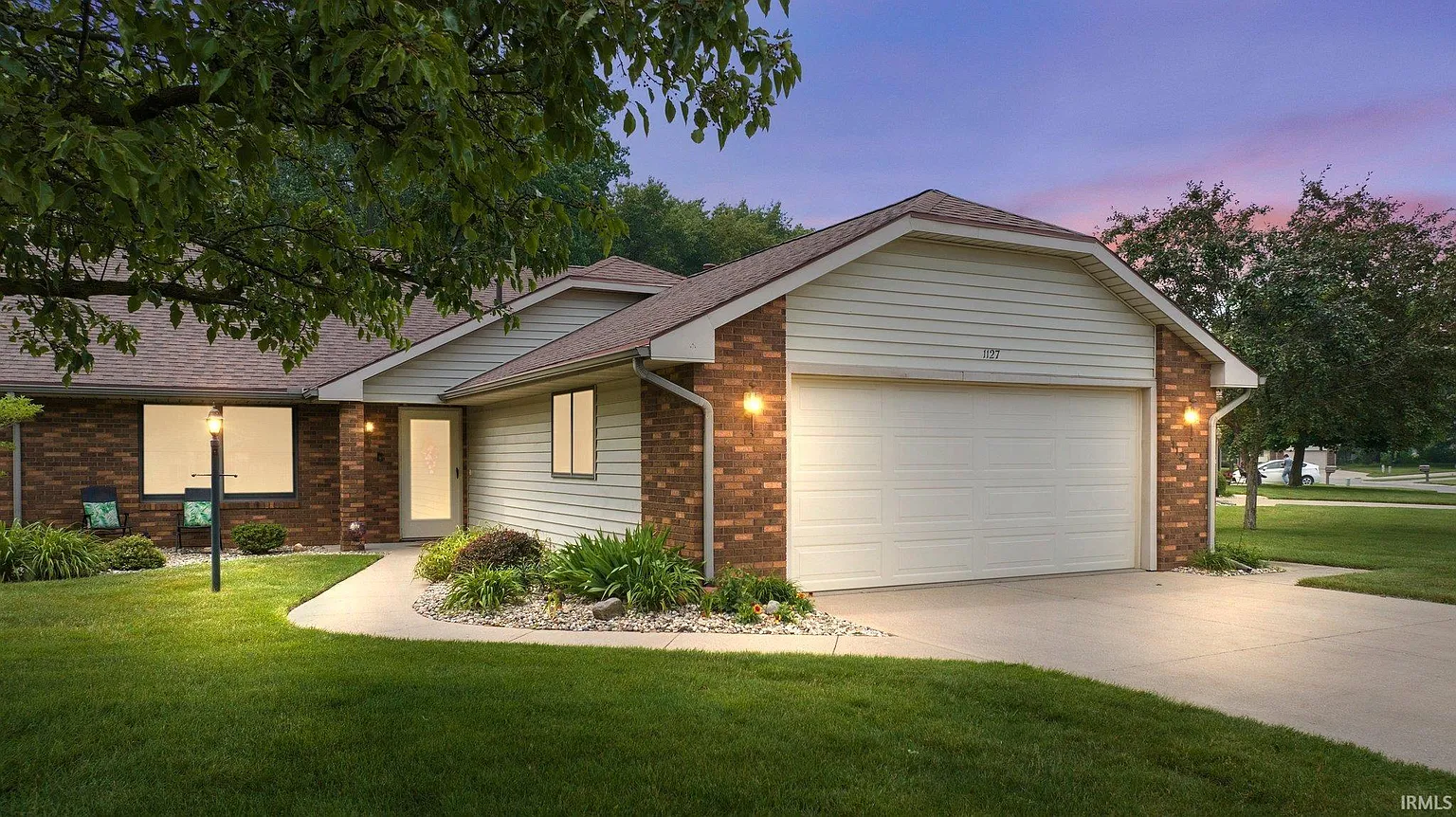 1127 Lakewood Hills Dr photo 1