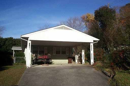 2nd image of 119 Paris Ln