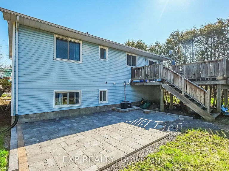 84 Martin St N — Photo 25