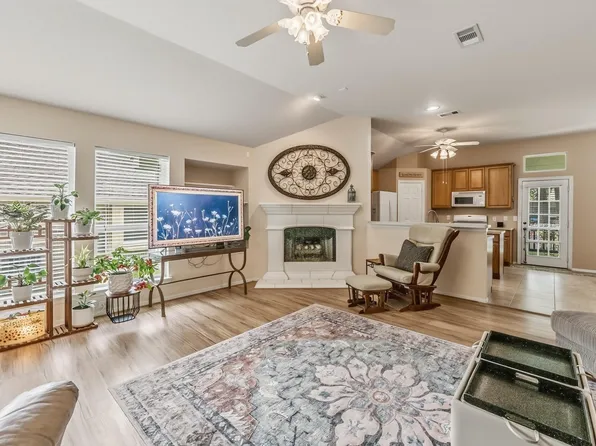 273 Sunset Path S, Montgomery, TX 77316
