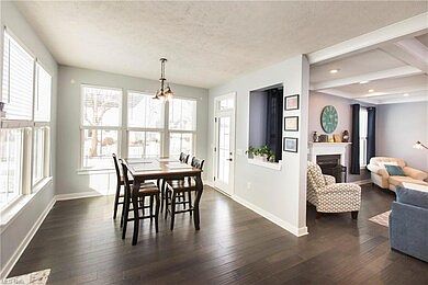 4th image of 2940 Fairview Dr