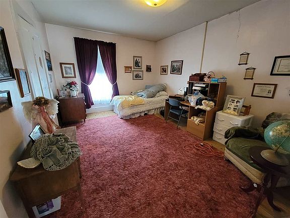 5th image of 110 E Main St