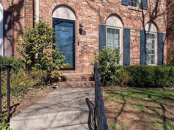 2nd image of 275 Chase Rd