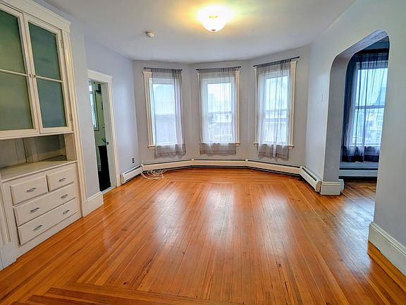5th image of 92 Medford St #3