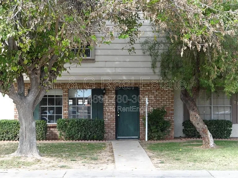 1029 E Bendix Dr — Photo 2