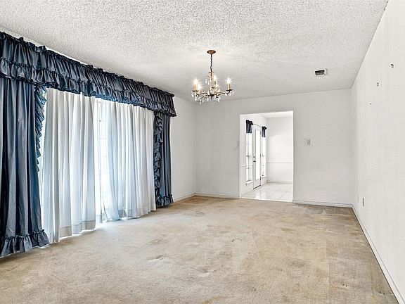 2nd image of 113 Wildwood Ct