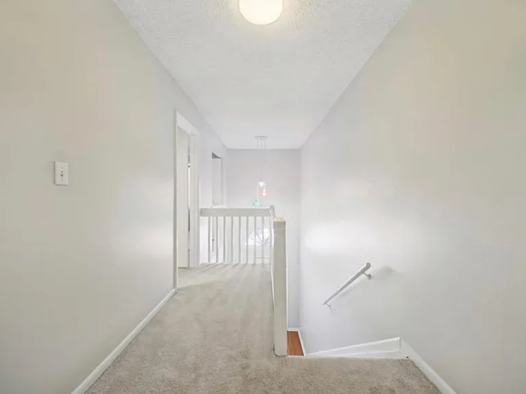719 Waters Dr — Photo 10