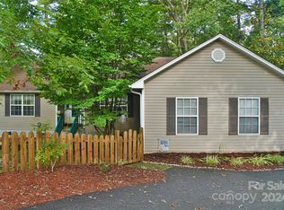 7 Oakwood Dr, Weaverville, NC 28787