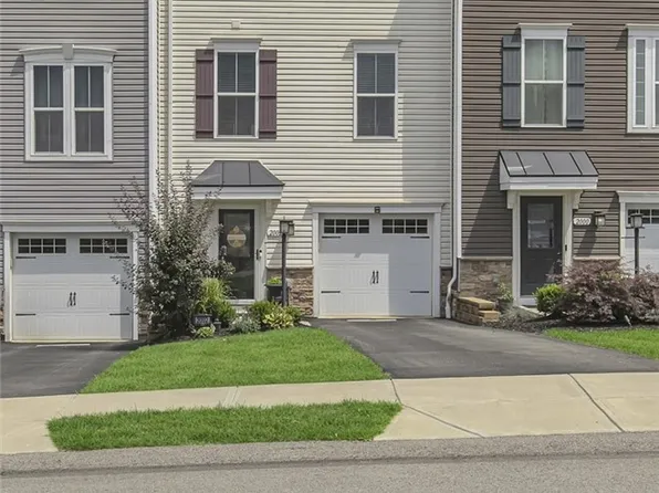 2002 Cade Dr, Monaca, PA 15061