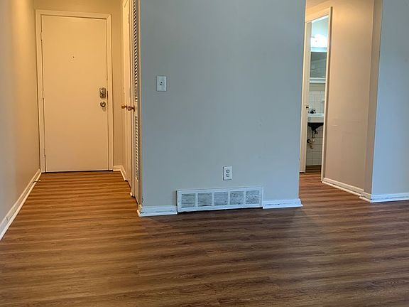 2nd image of 4651-4655 NE Antioch Rd #4653-14