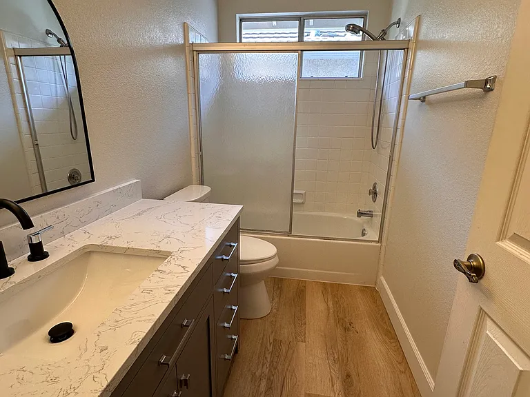 52 Elizabeth Ct — Photo 29