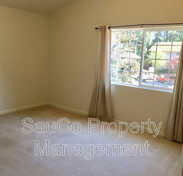 1861 SE 47th Ave — Photo 9
