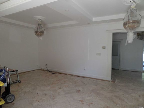 3rd image of 339 Park Ave