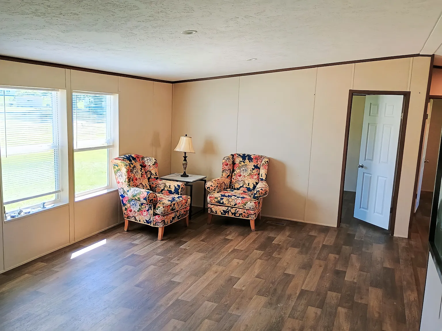3 bed, 1152 sqft, $1,308 — Photo 4