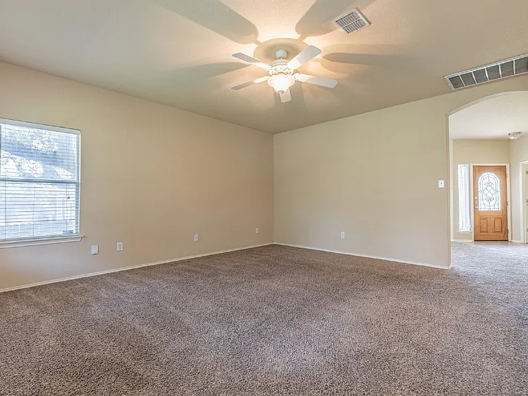 906 Ashbury Blf — Photo 10