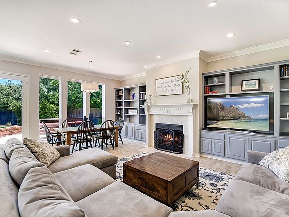 3rd image of 10134 Planters Woods Dr
