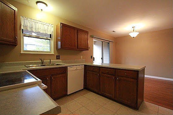 4th image of 278 Carmel Woods Dr