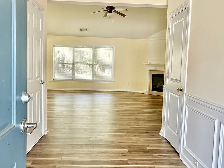 373 Southgate Dr — Photo 29