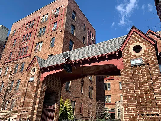 Rented by Tapiro Realty | media 20