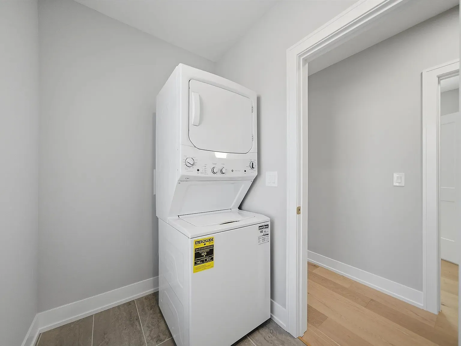 3 bed, 1600 sqft, $4,625 — Photo 4
