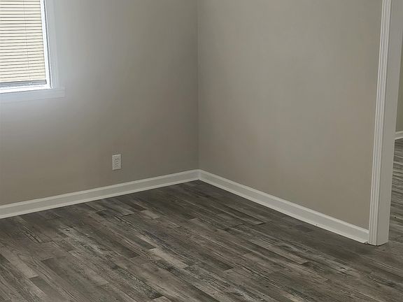 2nd image of 667 Marsh Ave